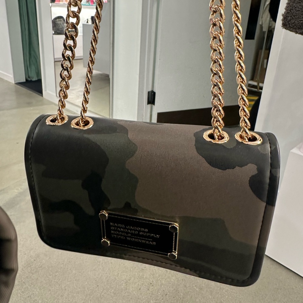 Marc Jacobs Camouflage Shoulder Bag with Gold Chain - Picture 7 of 13